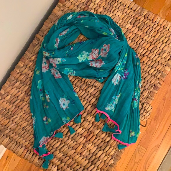 American Eagle 100% Cotton Lightweight Floral Scarf with Tassels